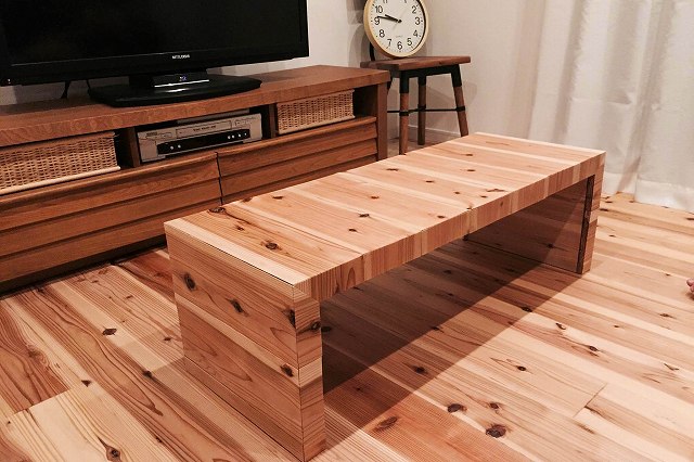 杉の手作りテーブル
