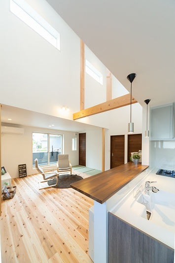 神戸市垂水区の完全2世帯住宅の勾配天井