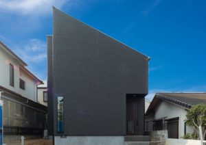 神戸の黒いデザイナーズ住宅の家