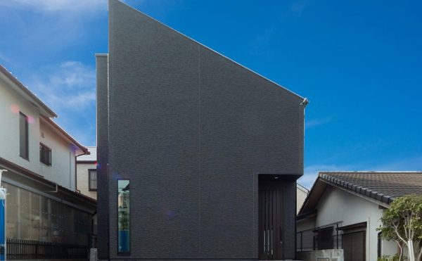神戸の黒いデザイナーズ住宅の家