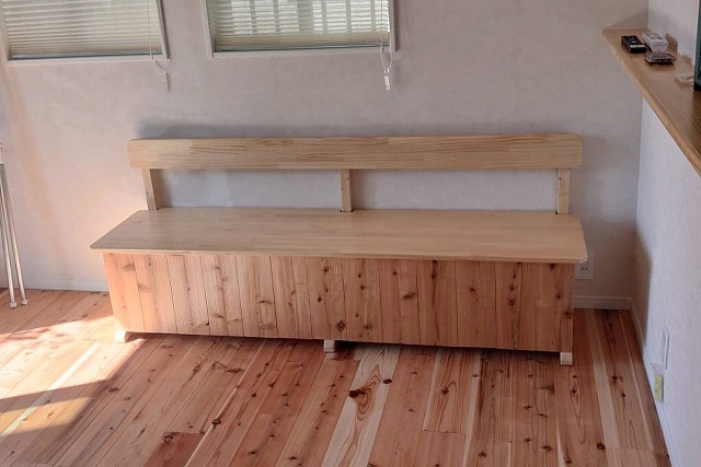 手作り家具のベンチ