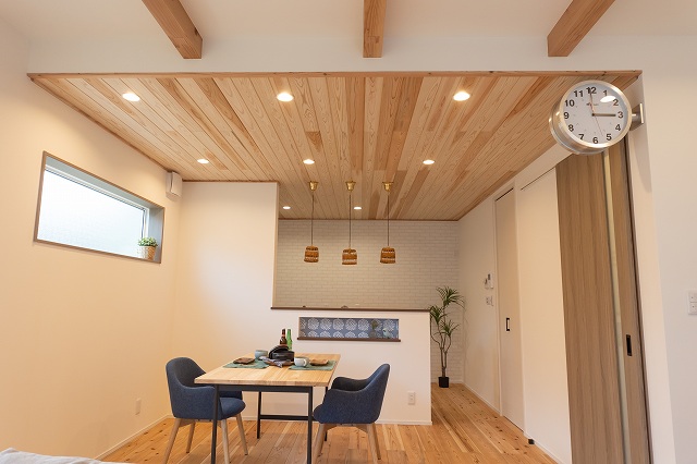 神戸の木の家の杉天井の施工事例