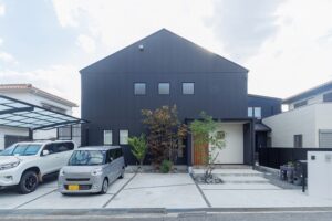 古い物を使った2階リビングの注文住宅