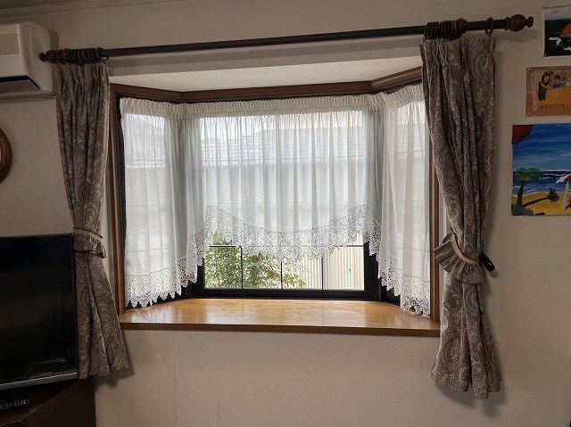 神戸でリフォームの出窓に内窓を入れる前の画像