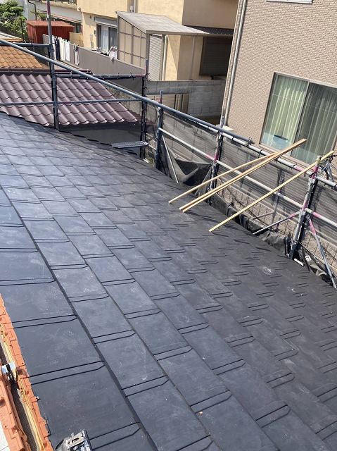 神戸の屋根葺き替え工事の新しい瓦