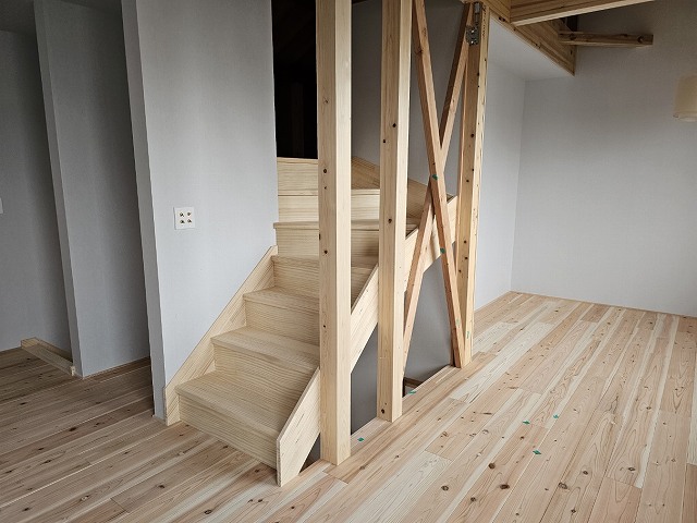 神戸市注文住宅で作った階段の現し