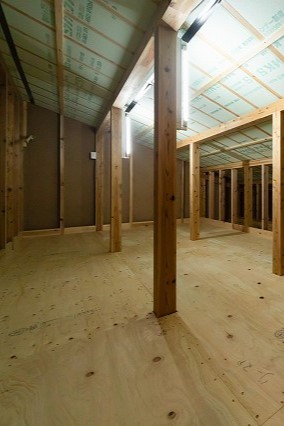 神戸の木の家の暑くない小屋裏