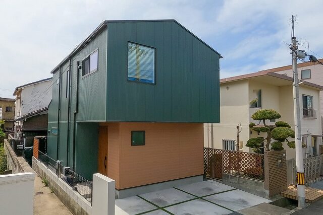 神戸市のデザイン住宅のガルバの家