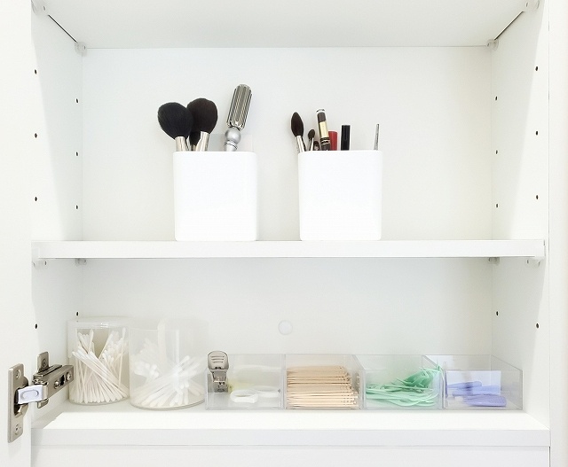 鏡裏の収納の画像