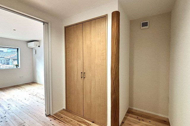 再利用した床柱のbefore&afterの画像