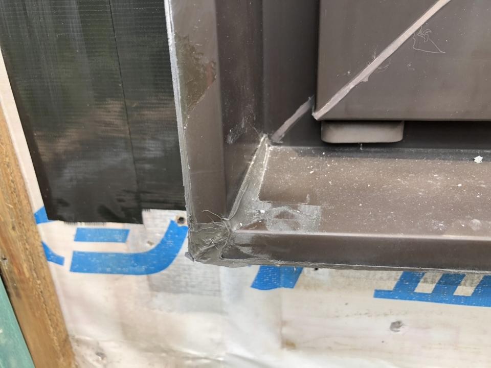 樹脂サッシの劣化画像1