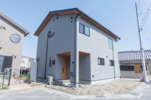 明石市のデザイン性のあるぬり壁の家の施工事例