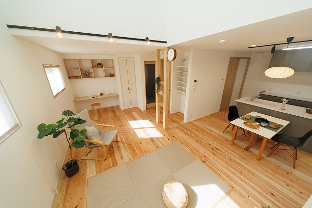 明石市のぬり壁の家のLDKの施工事例